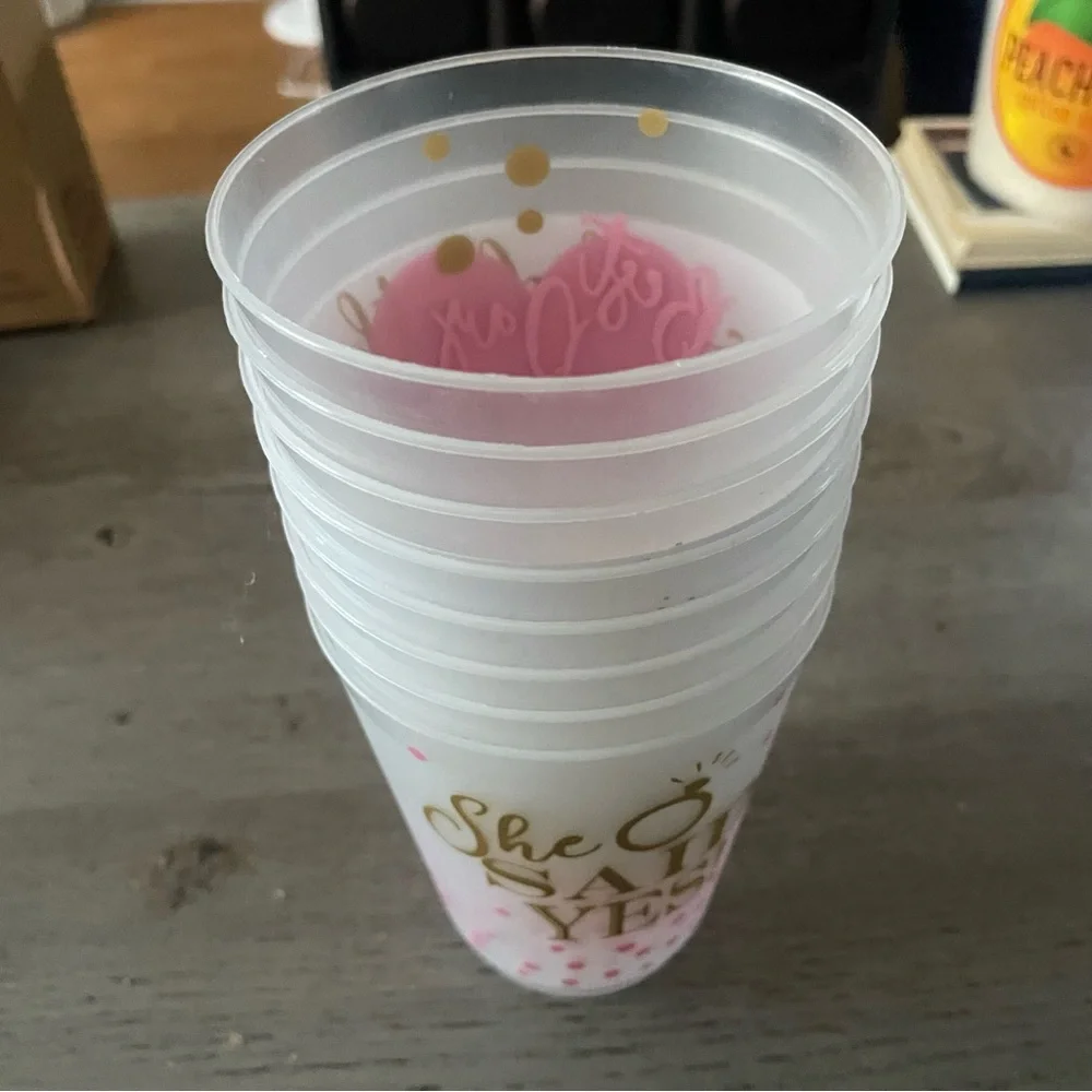 NWOT Set of 8 Gold and Pink Bachelorette Party Cups